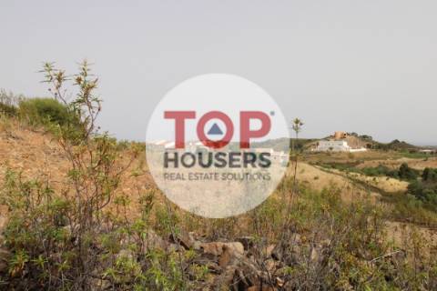 Moradia T2 para restaurar na Serra de Tavira