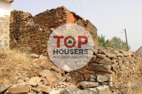 Moradia T2 para restaurar na Serra de Tavira