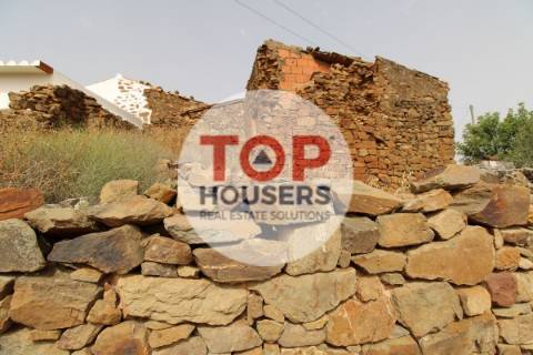 Moradia T2 para restaurar na Serra de Tavira