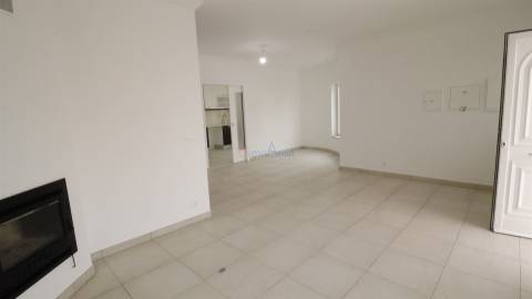 MORADIA T4 COM VISTA MAR NA ERICEIRA E GARAGEM PARA TRÊS CARROS