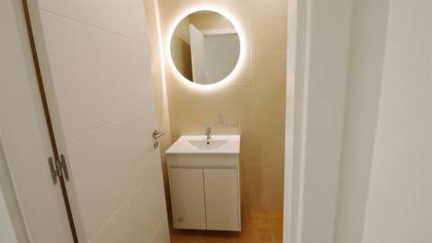 MORADIA T4 COM VISTA MAR NA ERICEIRA E GARAGEM PARA TRÊS CARROS