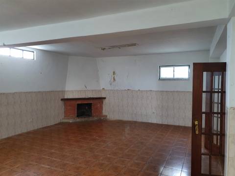 Moradia Devoluta T5+1 Venda em Pego,Abrantes