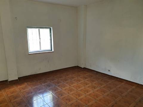 Moradia Devoluta T5+1 Venda em Pego,Abrantes