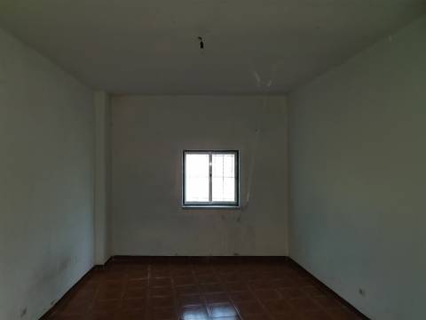 Moradia Devoluta T5+1 Venda em Pego,Abrantes