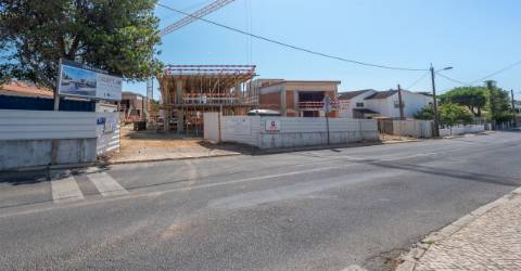 Moradia de 5 assoalhadas em condomínio Privado, Aldeia de Juso (construção Grupo Draft-in)