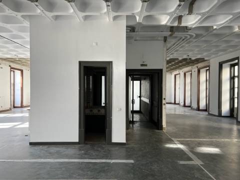 Apartamento  com excelente localização, no coração de Lisboa na Baixa Chiado.