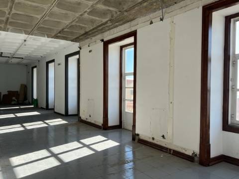 Apartamento  com excelente localização, no coração de Lisboa na Baixa Chiado.