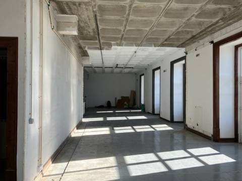 Apartamento  com excelente localização, no coração de Lisboa na Baixa Chiado.