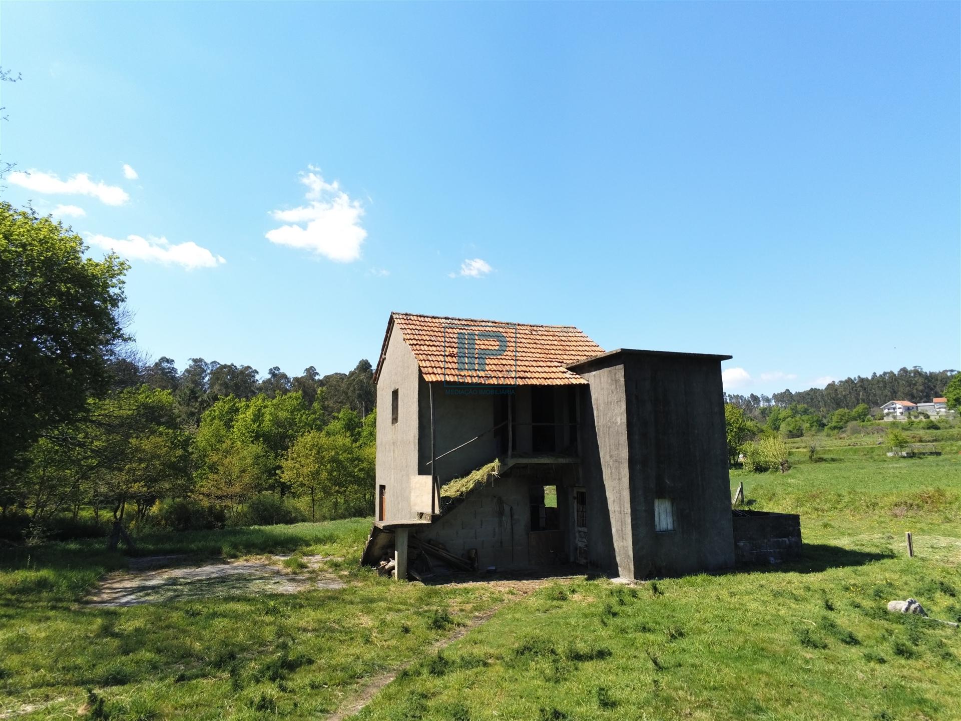 Moradia para Restaurar T3 Venda em Borba de Montanha,Celorico de Basto