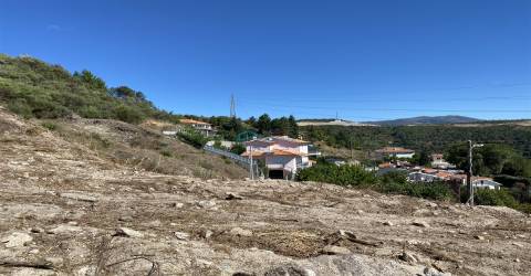 Terreno com excelentes vistas sobre Vila Real