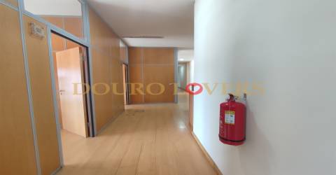 Armazém Industrial para venda na Trofa