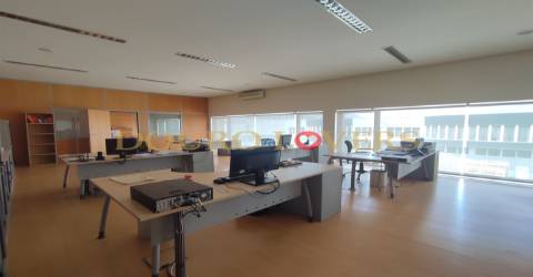 Armazém Industrial para venda na Trofa