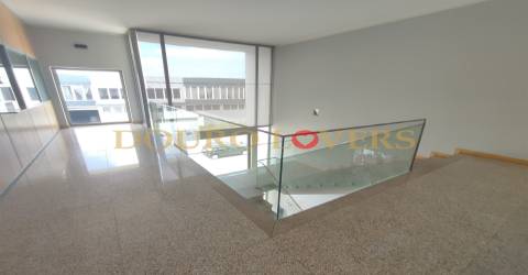 Armazém Industrial para venda na Trofa