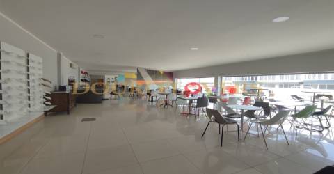 Armazém Industrial para venda na Trofa