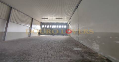 Armazém Industrial para venda na Trofa
