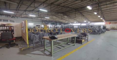 Armazém Industrial para venda na Trofa