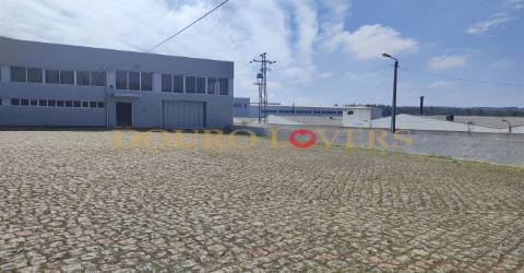 Armazém Industrial para venda na Trofa