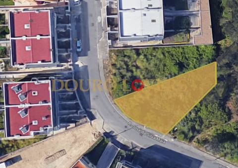 Terreno para construção de andar moradia em S. Mamede do Coronado, Trofa