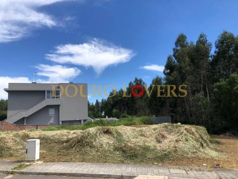 Terreno para construção de andar moradia em S. Mamede do Coronado, Trofa