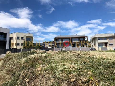 Terreno para construção de andar moradia em S. Mamede do Coronado, Trofa