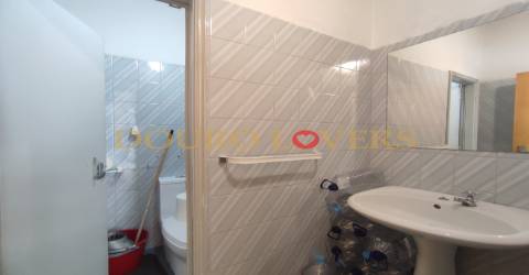 Loja para venda na Circunvalação/ Montes Burgos - Matosinhos