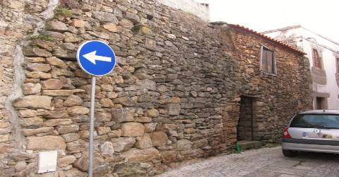 Prédio zona histórica Miranda do Douro