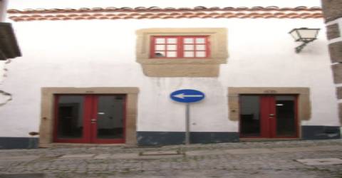 Prédio zona histórica Miranda do Douro