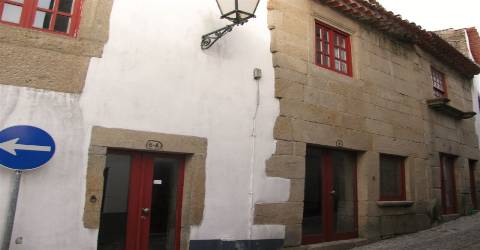 Prédio zona histórica Miranda do Douro