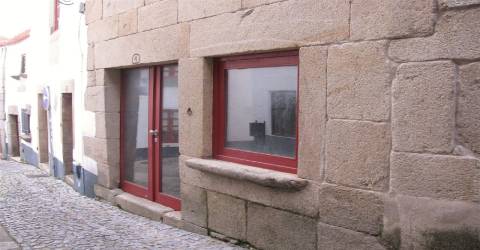 Prédio zona histórica Miranda do Douro