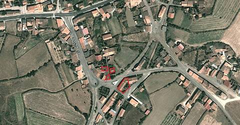 Construções rústicas para restauro, Duas Igrejas