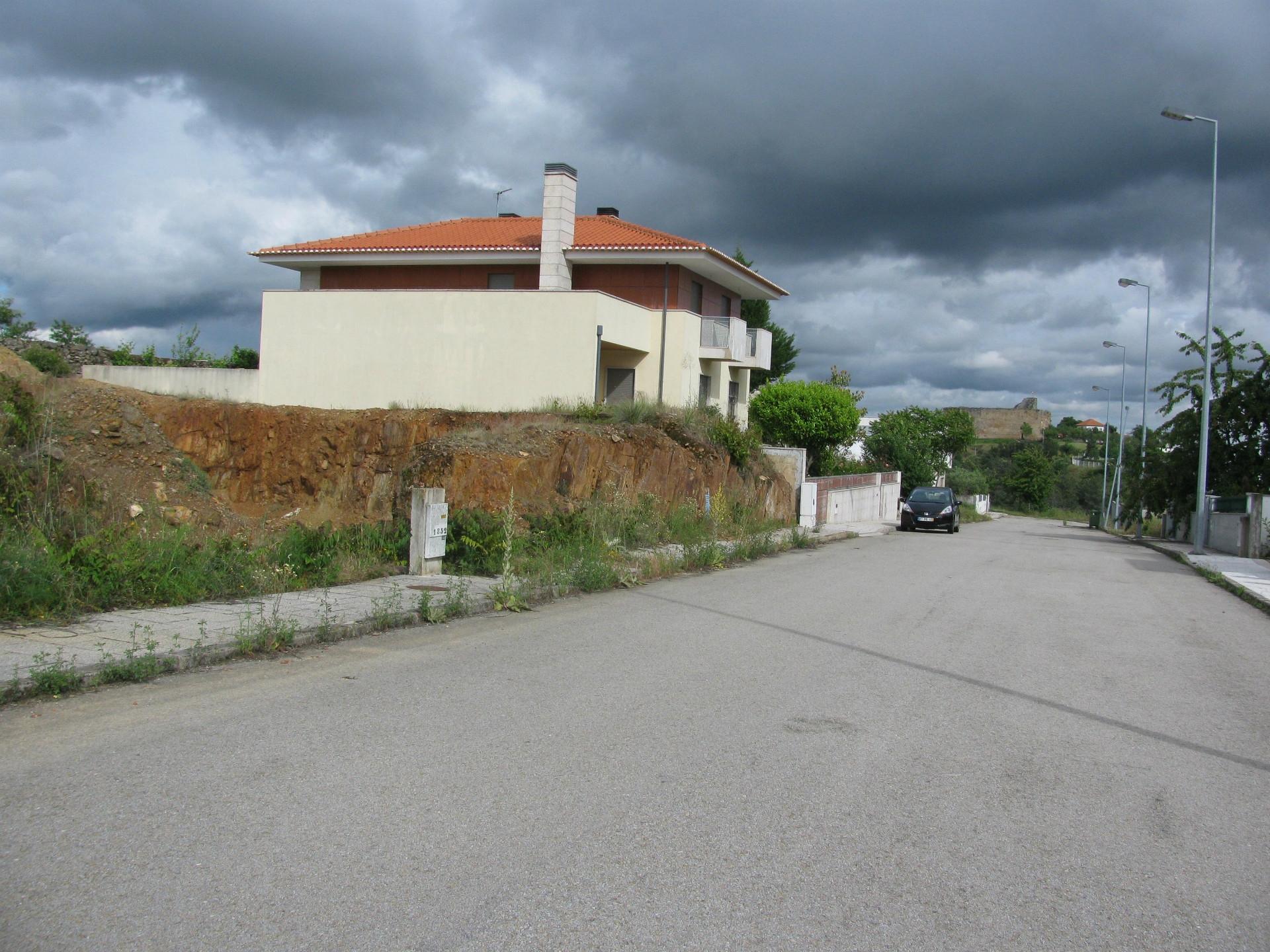 Terreno para construção, Miranda do Douro