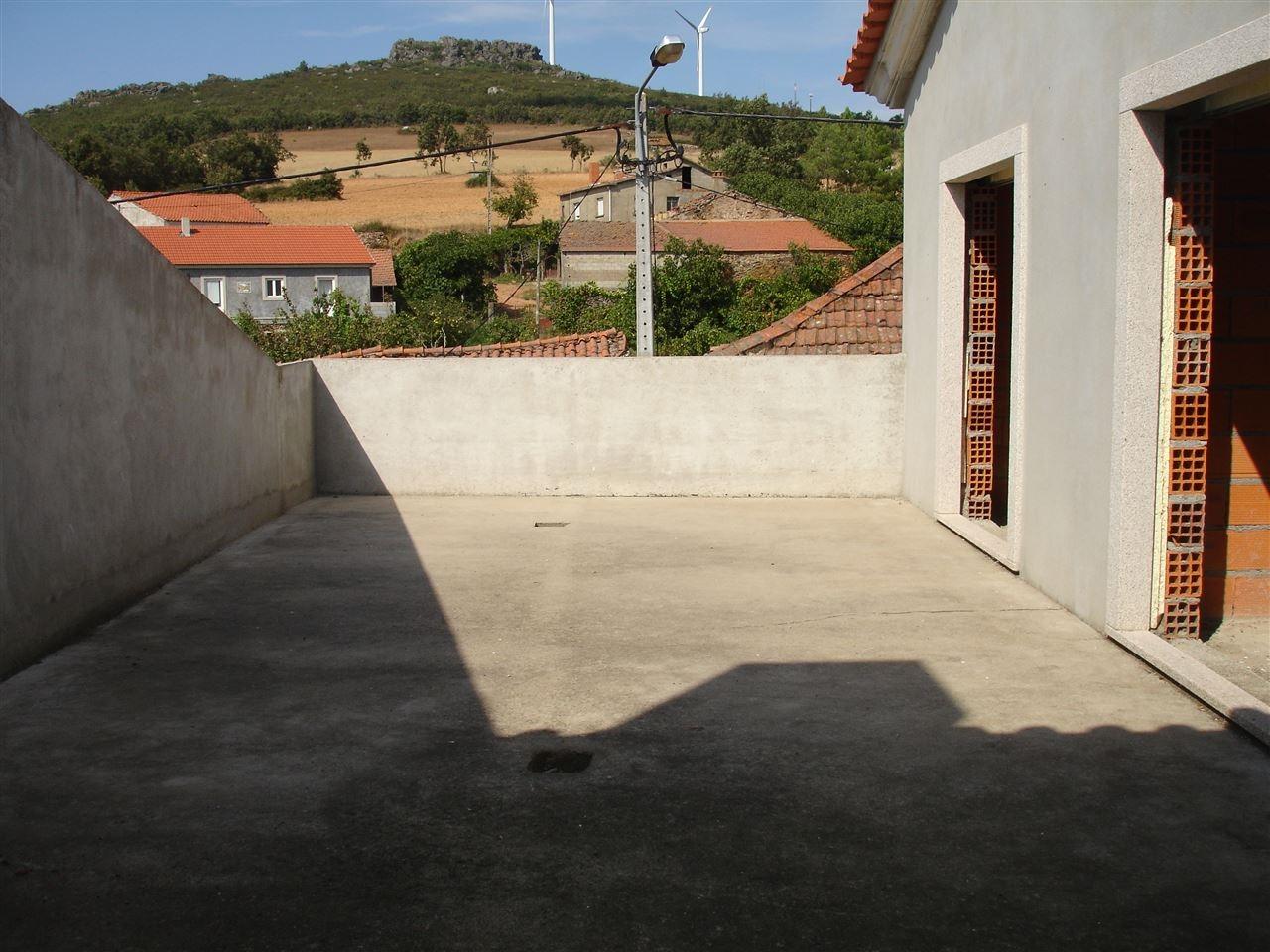 Moradia T4 em fase de construção, Vilariça, Mogadouro