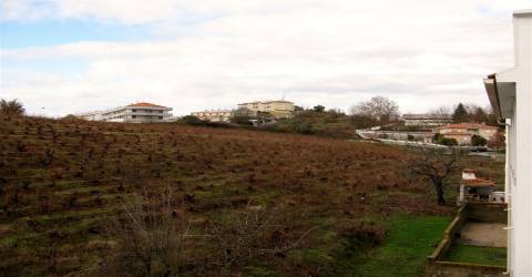 Prédio de comércio e habitação. Miranda do Douro