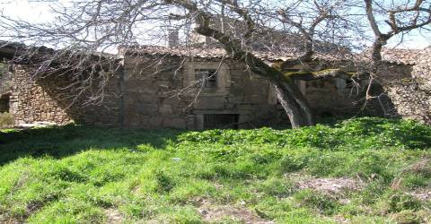 Espaço para restaurar, Picote, Miranda do Douro, Golden Visa