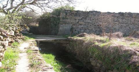 Espaço para restaurar, Picote, Miranda do Douro, Golden Visa