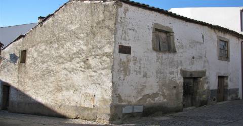 Moradia para Restaurar, Miranda do Douro