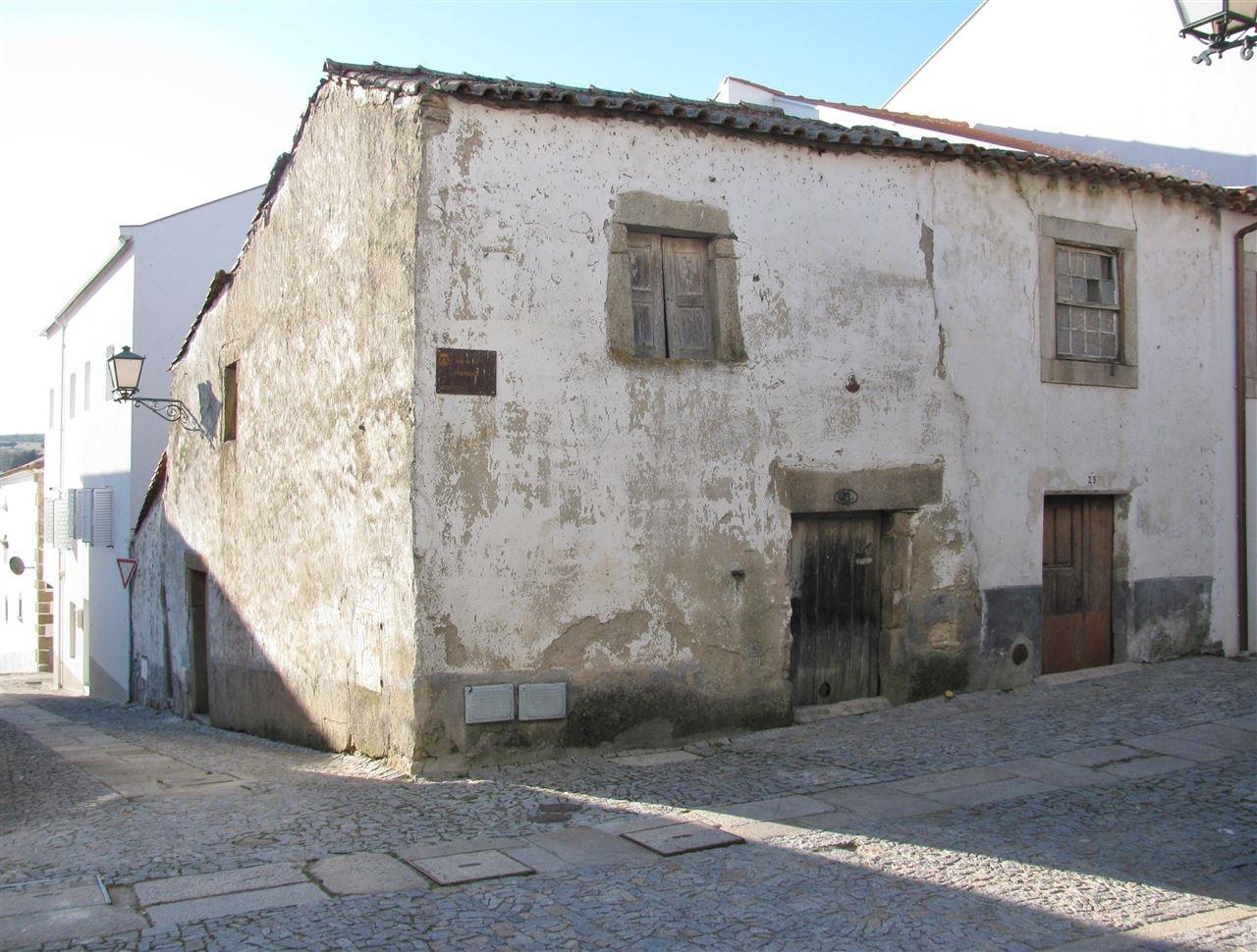 Moradia para Restaurar, Miranda do Douro