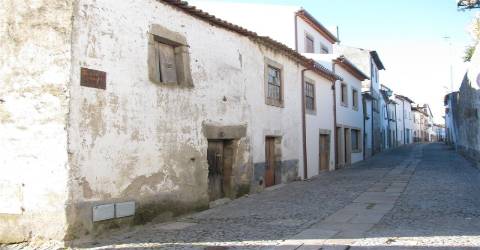 Moradia para Restaurar, Miranda do Douro