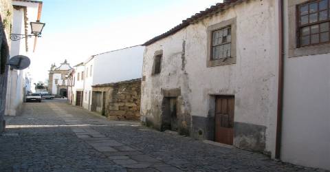 Moradia para Restaurar, Miranda do Douro