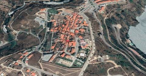 Moradia para Restaurar, Miranda do Douro