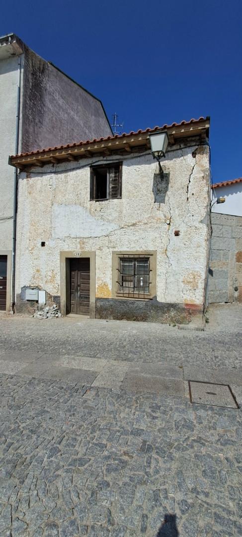 Moradia para Restaurar, zona histórica de Miranda do Douro