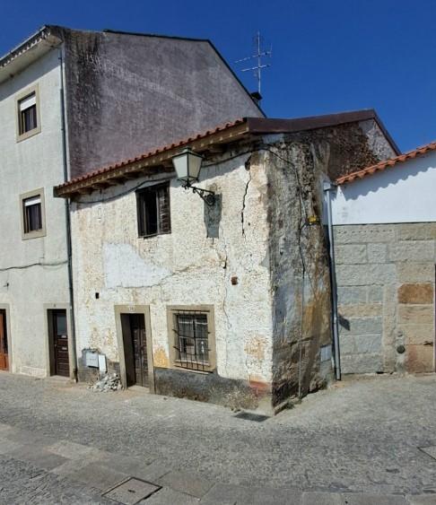 Moradia para Restaurar, zona histórica de Miranda do Douro