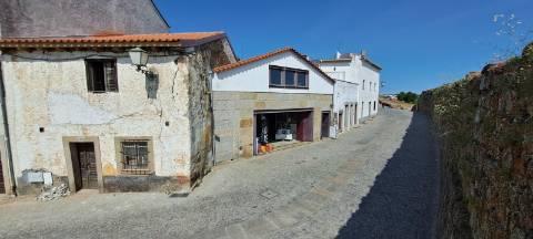 Moradia para Restaurar, zona histórica de Miranda do Douro