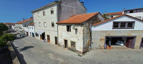 Moradia para Restaurar, zona histórica de Miranda do Douro