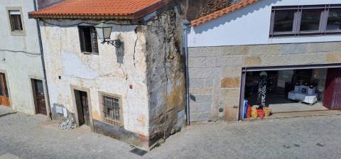 Moradia para Restaurar, zona histórica de Miranda do Douro