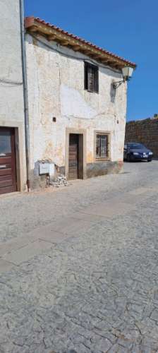 Moradia para Restaurar, zona histórica de Miranda do Douro