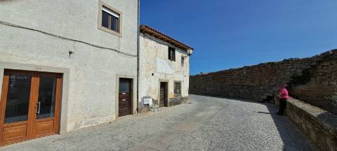 Moradia para Restaurar, zona histórica de Miranda do Douro