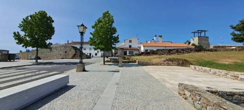 Moradia para Restaurar, zona histórica de Miranda do Douro