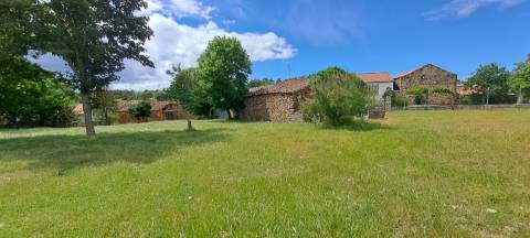 Moradia isolada T6 em Genísio, Miranda do Douro