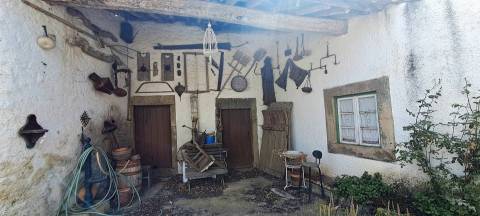 Moradia isolada T6 em Genísio, Miranda do Douro